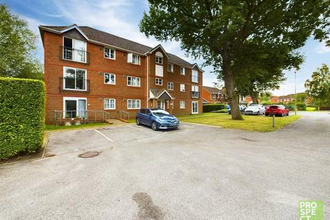 Collingwood, Farnborough, Hampshire... 2 bed apartment for sale