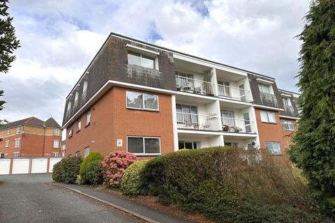 Cranford Avenue, Exmouth 3 bed flat for sale