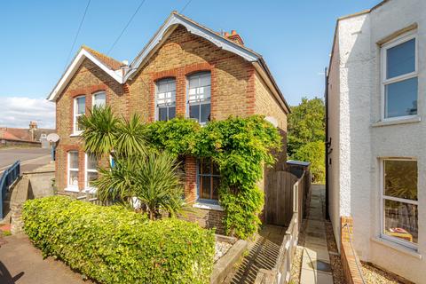 Neville Road, Bognor Regis, PO22 3 bed semi