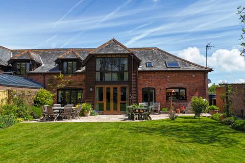 Cowley Road, Lymington, SO41 4 bed barn conversion for sale