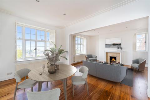 Richmond Hill, Richmond, Surrey, TW10 3 bed apartment for sale