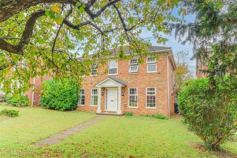 Milford, Milford GU8 4 bed detached house for sale