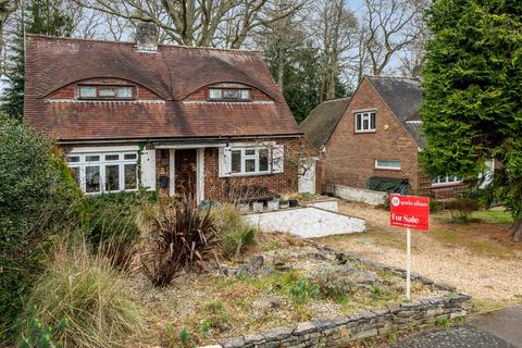 Gordon Road, Hiltingbury, Chandler's... 4 bed detached house for sale