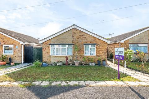 Manor Lane, Selsey, PO20 2 bed detached bungalow for sale