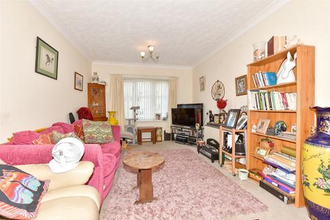 1 bedroom ground floor flat for sale