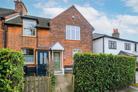 Baldwins Hill, Loughton 2 bed end of terrace house for sale