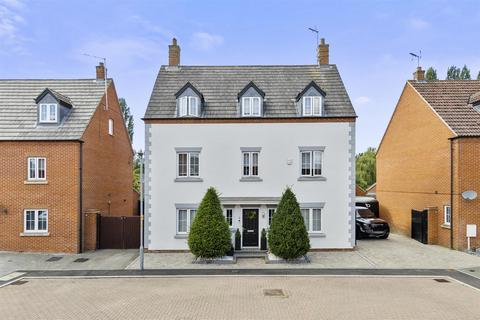 5 bedroom detached house for sale