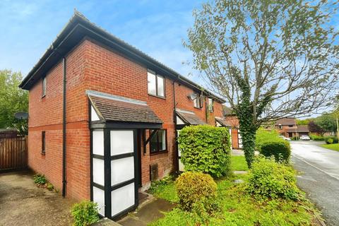 Malham Gardens, Basingstoke RG22 2 bed terraced house for sale