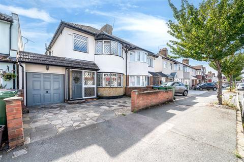 Farnham Road, Welling, Kent, DA16 3 bed semi