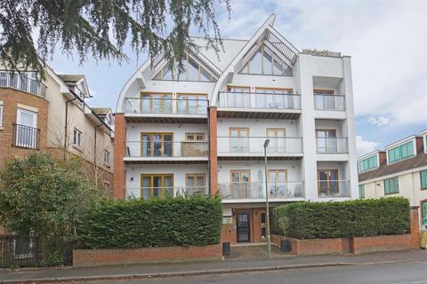Wentworth House, West Byfleet KT14 2 bed duplex for sale