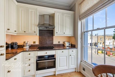 St Peter's Street, London 2 bed flat for sale