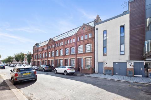 Stoneham Road, Hove BN3 2 bed flat for sale