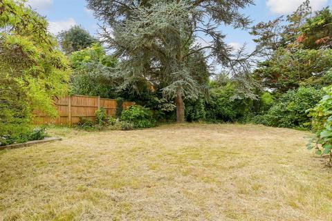 Buckingham Way, Wallington, Surrey 4 bed detached house for sale