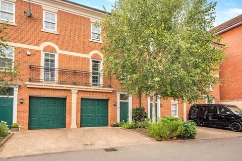 4 bedroom town house for sale