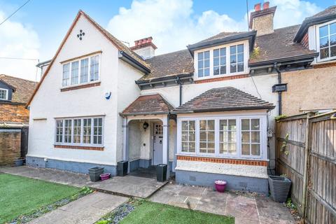 Shepperton Road, Laleham, TW18 3 bed end of terrace house for sale