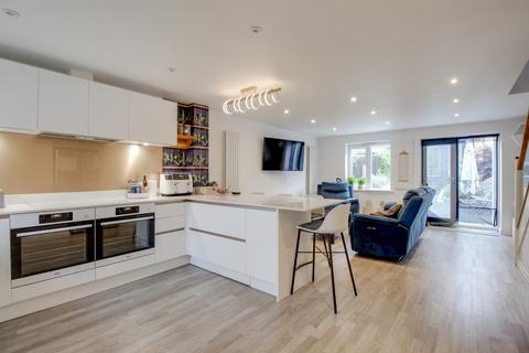 Raven Way, Leighton Buzzard, LU7 3 bed terraced house for sale
