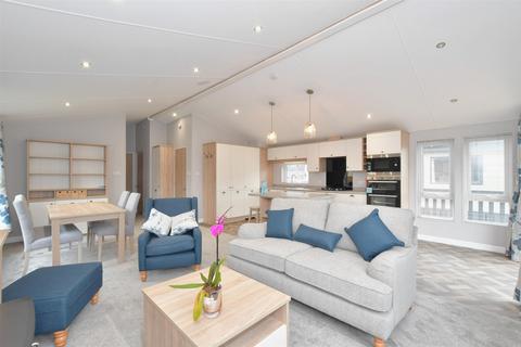 Broad Road, Hambrook, Chichester... 2 bed park home for sale