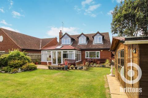 Manor Lane, Snettisham, King's Lynn 4 bed chalet for sale
