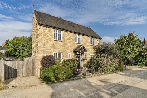 Priory Lane, Bicester, OX26 3 bed detached house for sale