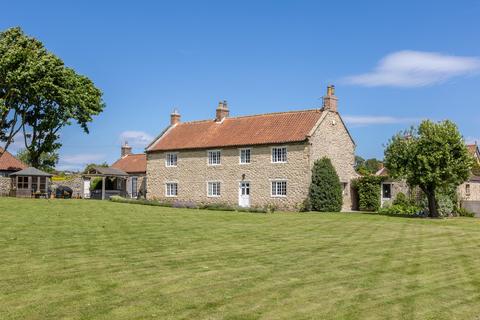 Main Street, Irton YO12 3 bed detached house for sale
