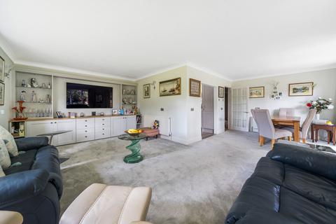 Crossways Road, Hindhead GU26 2 bed flat for sale