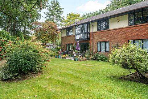 Crossways Road, Hindhead GU26 2 bed flat for sale