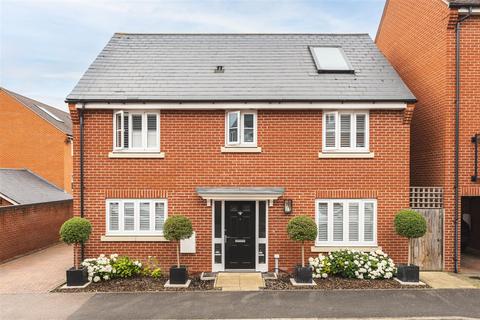 Allard Way, Saffron Walden CB11 4 bed detached house for sale