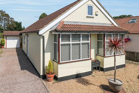 Iona Crescent, Cippenham SL1 3 bed detached bungalow for sale