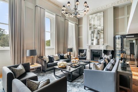 Lancaster Gate, London W2 3 bed flat for sale