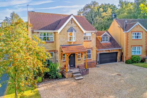 6 bedroom detached house for sale