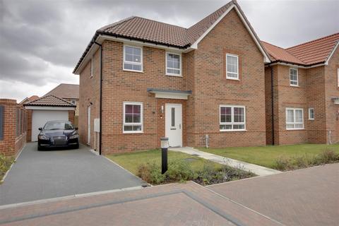 Warwick Crescent, Brough 4 bed detached house for sale