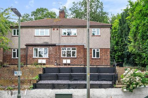 Madeira Avenue, Bromley 2 bed flat for sale