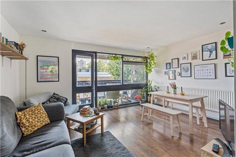 Dighton Court, London, SE5 3 bed apartment for sale