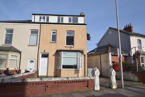 7 bedroom semi-detached house for sale