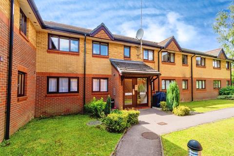 Burgess Road, Southampton SO16 2 bed flat for sale