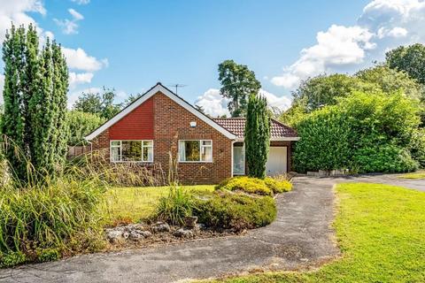 RIDGEWAY DRIVE, DORKING, RH4 3 bed detached bungalow for sale