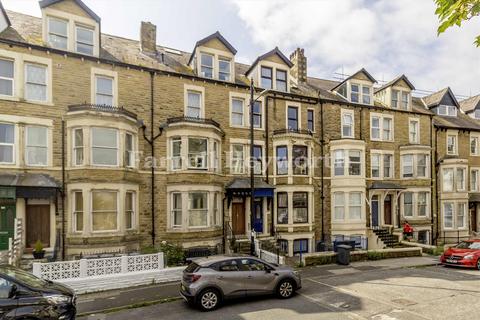3 bedroom flat for sale