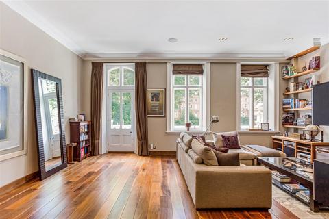 Lennox Gardens, Knightsbridge SW1X 2 bed apartment for sale