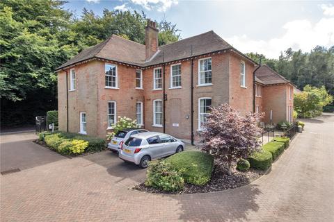 Croft Close, Sevenoaks, Kent, TN13 2 bed apartment for sale