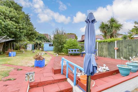 Argyle Gardens, Margate, Kent 2 bed chalet for sale