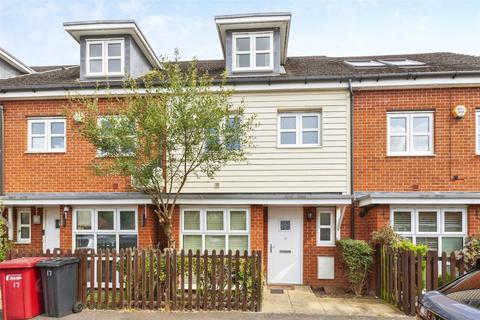 Langtree Avenue, Slough 4 bed terraced house for sale