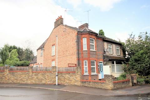 5 bedroom semi-detached house for sale