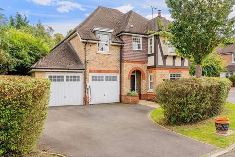 6 bedroom detached house for sale