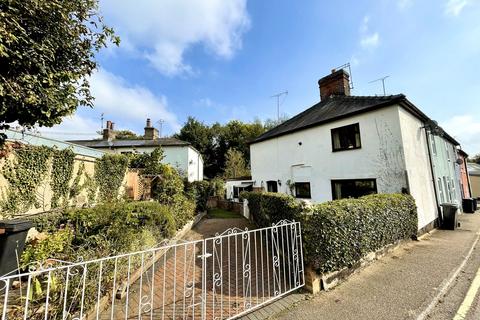 Milton Road North, Stowmarket, IP14 2 bed end of terrace house for sale