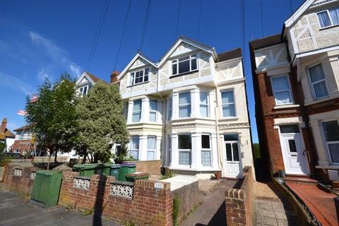 Shorncliffe Road, Folkestone CT20 2 bed flat for sale