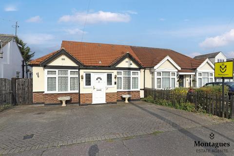 Bassett Gardens, North Weald, CM16 4 bed semi