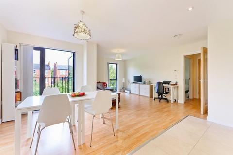 Newman Close, London, NW10 2EF 1 bed flat for sale