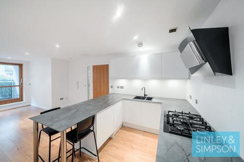 ST JAMES QUAY, 4 BOWMAN LANE, LEEDS... 2 bed flat for sale