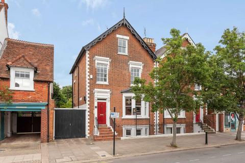 5 bedroom semi-detached house for sale