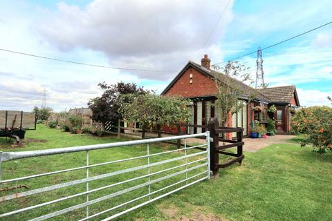 West Bank, Lincoln LN1 3 bed detached bungalow for sale